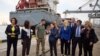 A csernomorszki kikötőben ismerkedett Zelenszkij elnök az ukrán exportgabona berakodásával 2022. július 18-án