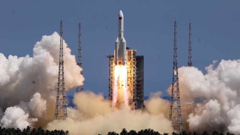 Kineska raketa se raspala pri povratku na Zemlju
