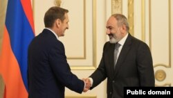 Armenia - Prime Minister Nikol Pashinian meets Sergei Naryshkin, head of Russia's Foreign Intelligence Service Sergey, Yerevan, July 18, 2022.