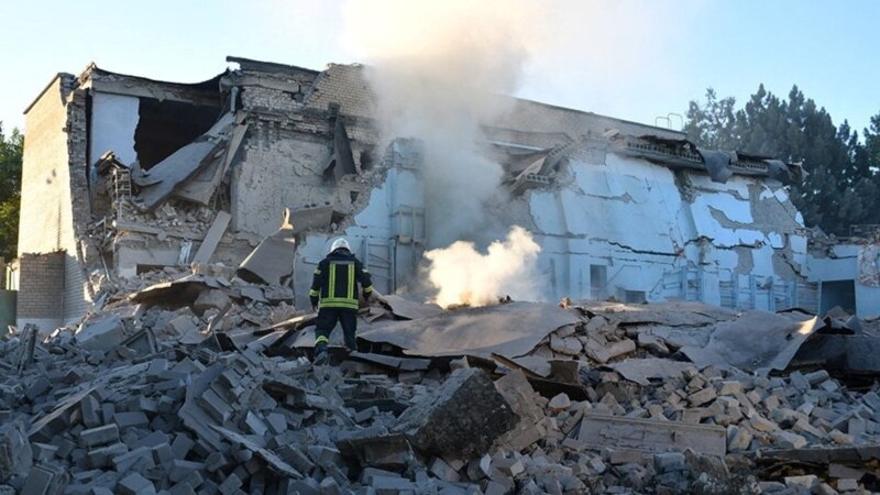 Mikolajev tokom noći pretrpeo 'intenzivno' bombardovanje, saopštio Kijev