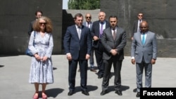 Armenia - UN General Assembly President Abdulla Shahid (right) visits the Armenian genocide memorial in Yerevan, July 27, 2022.