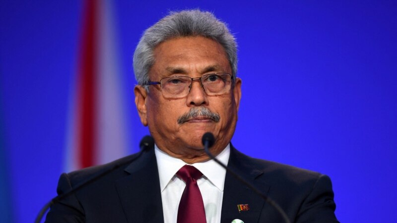 Претседателот на Шри Ланка избега од земјата пред ветената оставка