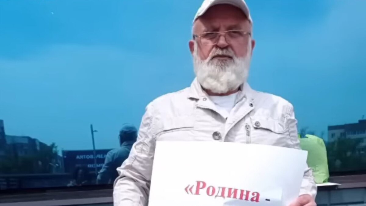 Russian Protester Fined Over Poster picture