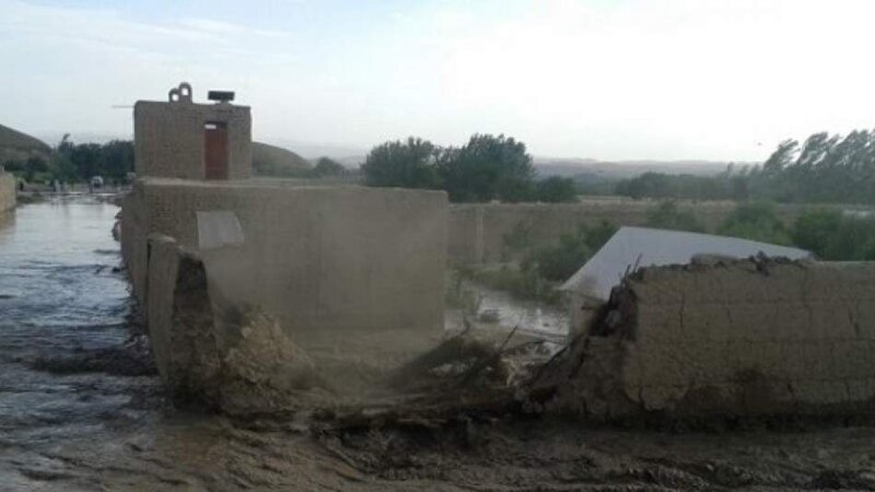 Najmanje 21 osoba poginula u poplavama u južnom Iranu, troje nestalih