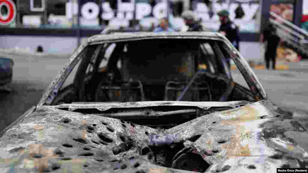 Uništeni automobil u ruskom napadu na Harkiv, 21. juli.