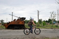Уничтоженная российская военная техника в селе Тетеровское, Киевская область Украины