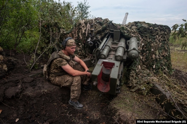 МТ-12 бійці 93-ї ОМБр використовують для підтримки піхоти проти російської бронетехніки
