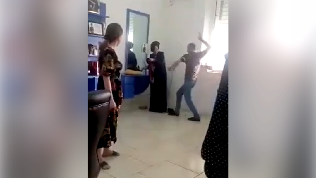 В Ташобласти мужчина пять часов избивал бывшую жену, угрожая ей убийством (видео)
