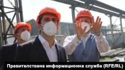  Кирил Петков и Борислав Сандов на инспекция в Топлоелектрическа централа 