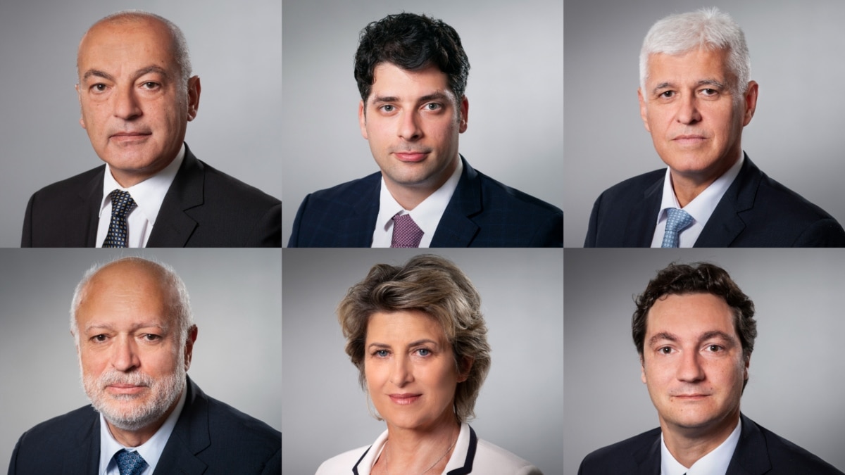 Президентът Румен Радев подписа в понеделник два указа, с които