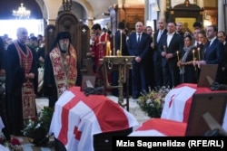 საქართველოს პრეზიდენტი და მთავრობის წევრები გუდაურში 29 ივლისს დაღუპულების სამოქალაქო პანაშვიდზე. სამების ეკლესია, 2 აგვისტო, 2022 წელი