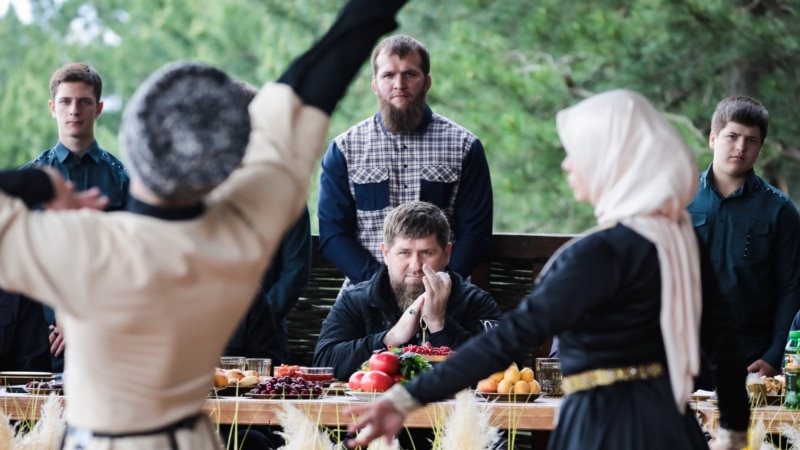 Нохчийчоьнан 100 шо кхачарна лерина шен 12 гергарчунна мидалш елла Кадыровс