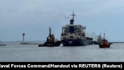 Nava Razoni, sub pavilion Sierra Leone, părăsește portul maritim Odesa după ce a fost reluat exportul de cereale în urma acordului de la Istanbul. Ucraina, 1 august 2022.