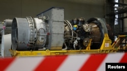 Turbina se află în orașul german Mülheim an der Ruhr și așteaptă să fie preluată de Gazprom