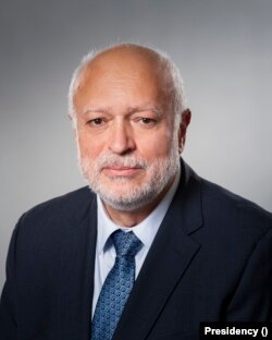  Велислав Минеков 