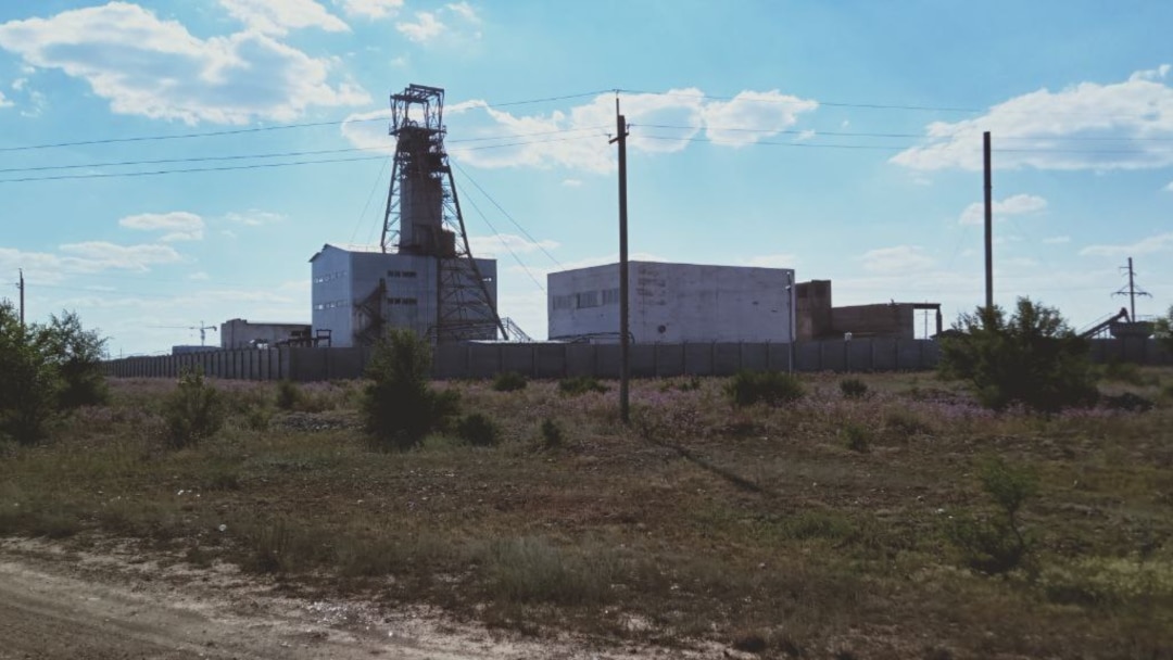 Қарынға жұдырық салу