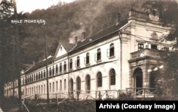 Carte poștală interbelică reprezentând Vila Nufărul din Moneasa
