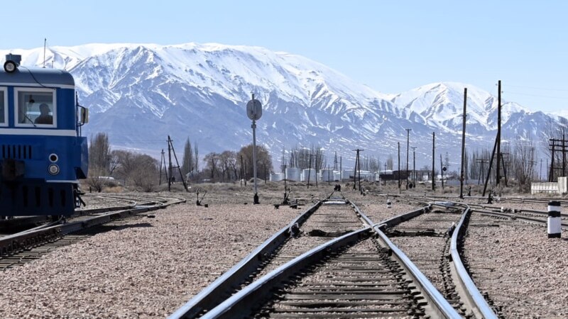 Кытай–Кыргызстан–Өзбекстан темир жолунун курулушун талкуулоо үчүн Кытайдан 80 адис келди