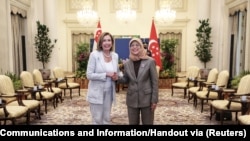 Нанси Пелоси се срещна с президента на Сингапур Халима Якоб на 1 август