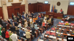 În Parlamentul Macedoniei de Nord, la adoptarea deciziei de a susține propunerea Franței