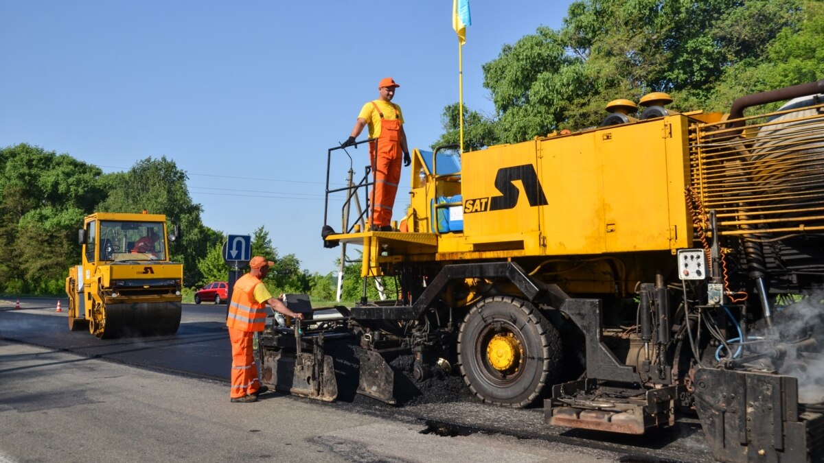 Зеленский и дороги: в 2020 году Украина будет строить автодороги в кредит