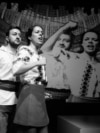 Secvență din piesa de teatru a Ozanei Nicolau - DeConectat.