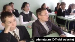 Татар теле дәресе, архив фотосы