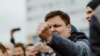"Россия в тупике". Как прессуют активистов штабов Навального
