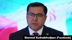 Ректор Университета журналистики и массовых коммуникаций, глава Международного пресс-клуба Шерзод Кудратходжаев.