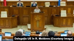 Roberta Metsola, președinta Parlamentului European, vorbind în Parlamentul Republicii Moldova, 11 noiembrie 2022