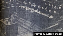 Stalin la tribuna Congresului al XIX-lea al PCUS, octombrie 1952