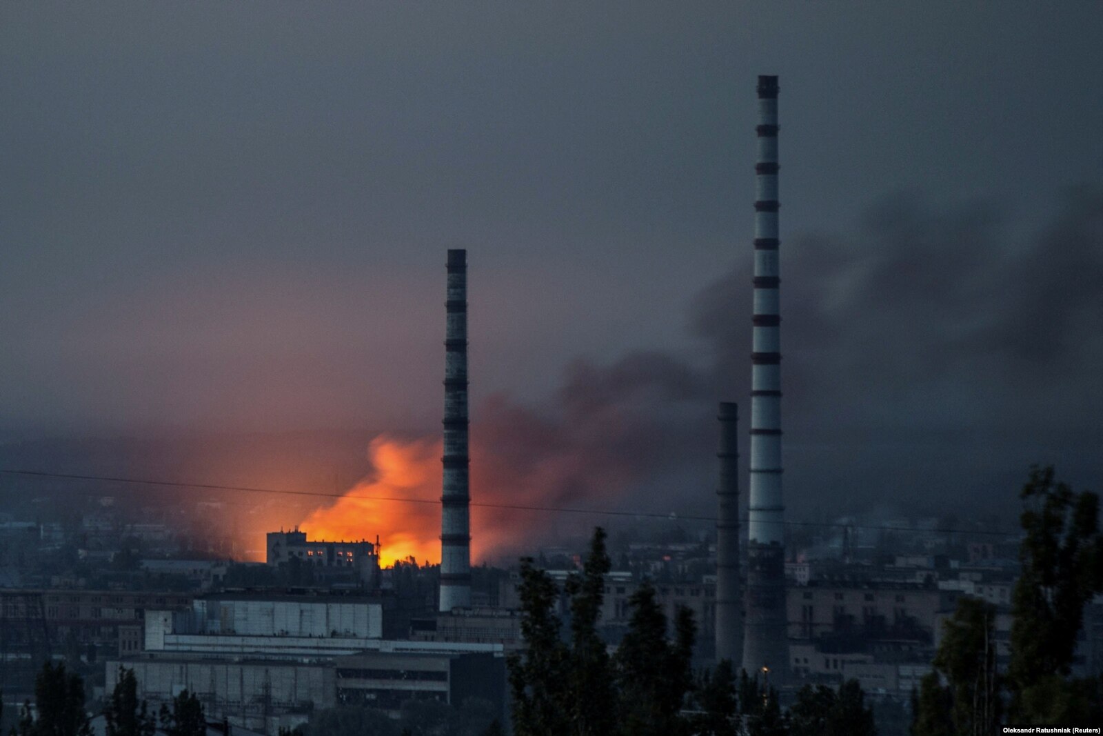 Стирают любые напоминания об Украине. Жизнь в оккупированном Мариуполе.  Читайте на UKR.NET