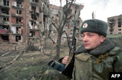 Российский патруль в Грозном. Чечня, 29 января 2000 года