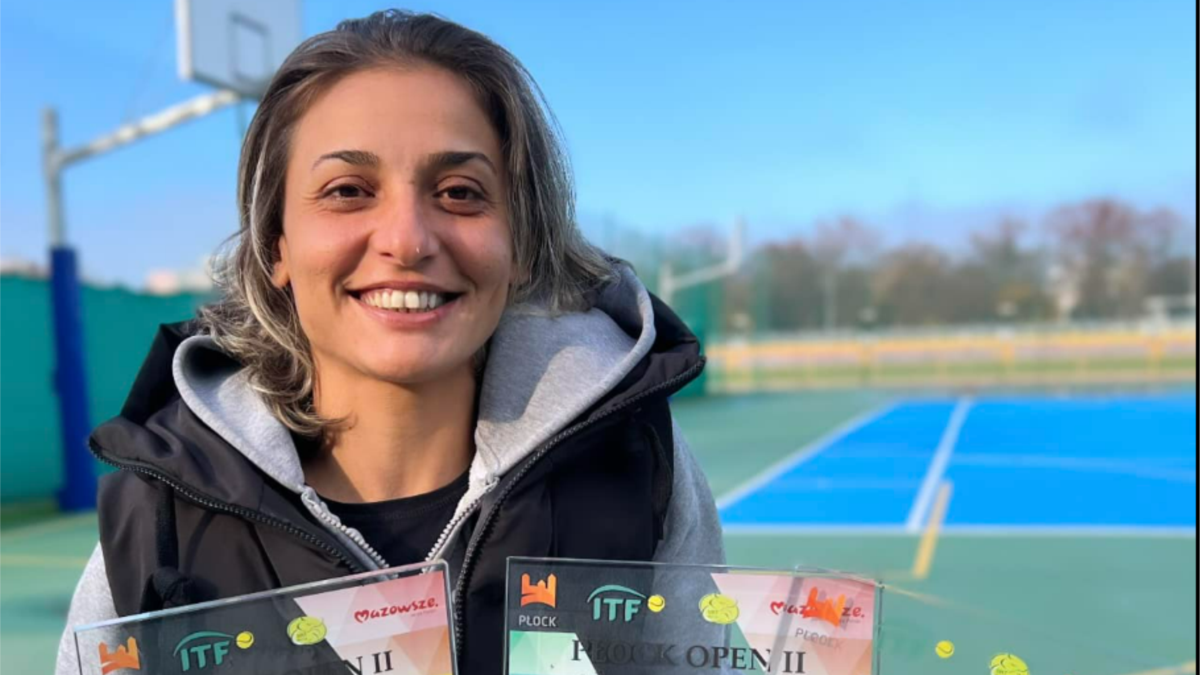 Животът ѝ започва тежко, но тя успява да стигне от