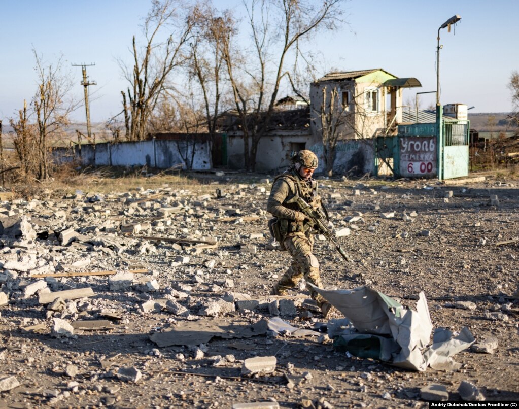 Dëmet në qytetin e rimarrë së fundi. Snihurivka shtrihet vetëm 55 kilometra në veri të Hersonit, qyteti port jugor që shihet si pika aktuale qendrore e luftimeve në Ukrainën jugore.