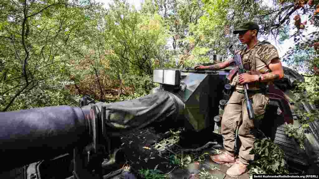 Німецька САУ &laquo;PzH 2000&raquo; на фронті російсько-української війни. Донбас, Україна. Серпень 2022 року&nbsp;