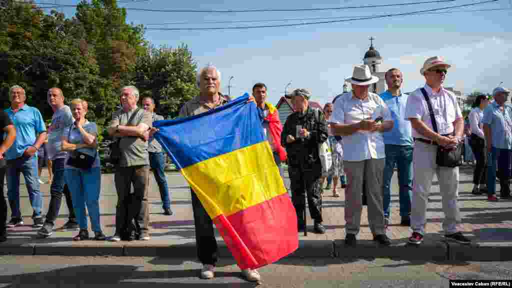 La festivitățile de Ziua Independenței, au venit în PMAN și activiști unioniști, cu steagul României.&nbsp;