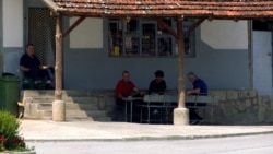 Srbi južno od Ibra čekaju da ih neko nešto pita