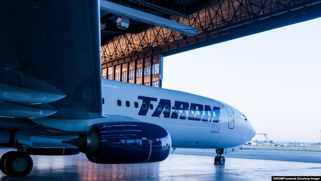 Aeroportul Băneasa se află la un kilometru de blocul construit fără autorizații, iar construcția se află pe culoarele de zbor ale avioanelor, conform datelor Autorității Aeronautice Civile.