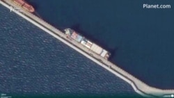 Разгрузка судна SPARTA II, доставившего российские системы ПВО из Сирии, в порту Новороссийска.