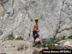 Șerban Ursu este pasionat de cățărări montane. El spune că traseele montane din România sunt spectaculoase, însă atitudinea unora dintre turiști lasă de dorit.