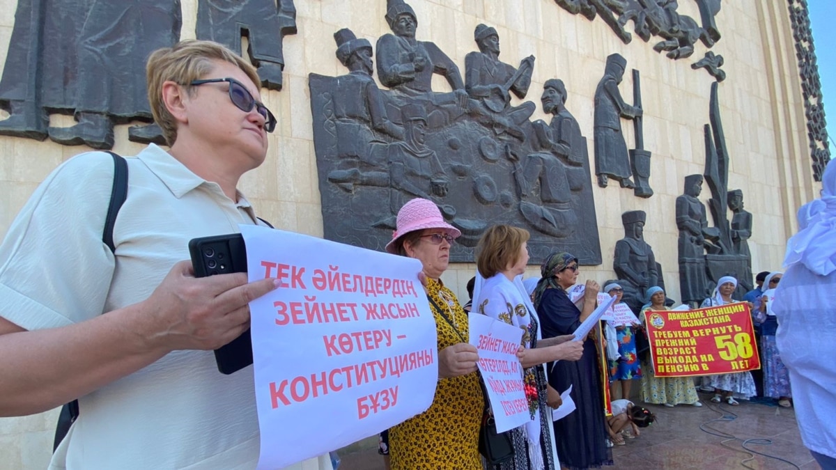Activists In Four Kazakh Cities Protest Government's Move To Raise Retirement Age For Women - Vimarsana News
