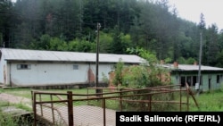 Ostaci nekadašnjeg logora Sušica, kroz koji je tokom četiri meseca koliko je radio prošlo 2.000 i 2.500 ljudi. Fotografija iz avgusta 2022.