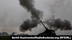 Як українські військові на Донбасі працюють з німецькими гарматами «PzH 2000» 