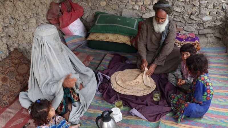 د مخاطبانو دسترخوان؛ د طالبانو په واکمنۍ کې د لوږې او بې‌وزله نښه