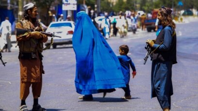 Талибаните забраниха на частните университети в Афганистан да допускат жени