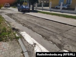 В оккупированном Бердянске латают дороги, август 2022 года