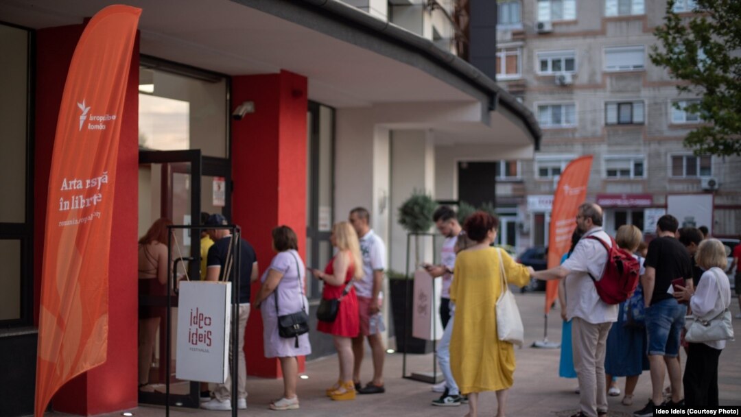 Alături de Europa Liberă România, arta respiră în libertate, la Alexandria, la Ideo Ideis #17. Festivalul-fenomen din sudul României a implicat peste 150 de liceeni, dar și numeroși actori, regizori, creatori din zona culturală și a organizațiilor neguvernamentale.