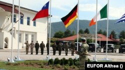 Ceremonija dočeka prve grupe njemačkih vojnika u kampu EUFOR-a u Butmiru kod Sarajeva