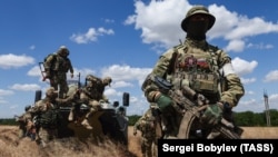 Orosz megszálló erők az ukrajnai Herszon régióban 2022 júliusában